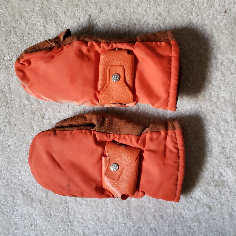 Vintage Lectra Mits battery warming mittens with opening for finger Orange Suede